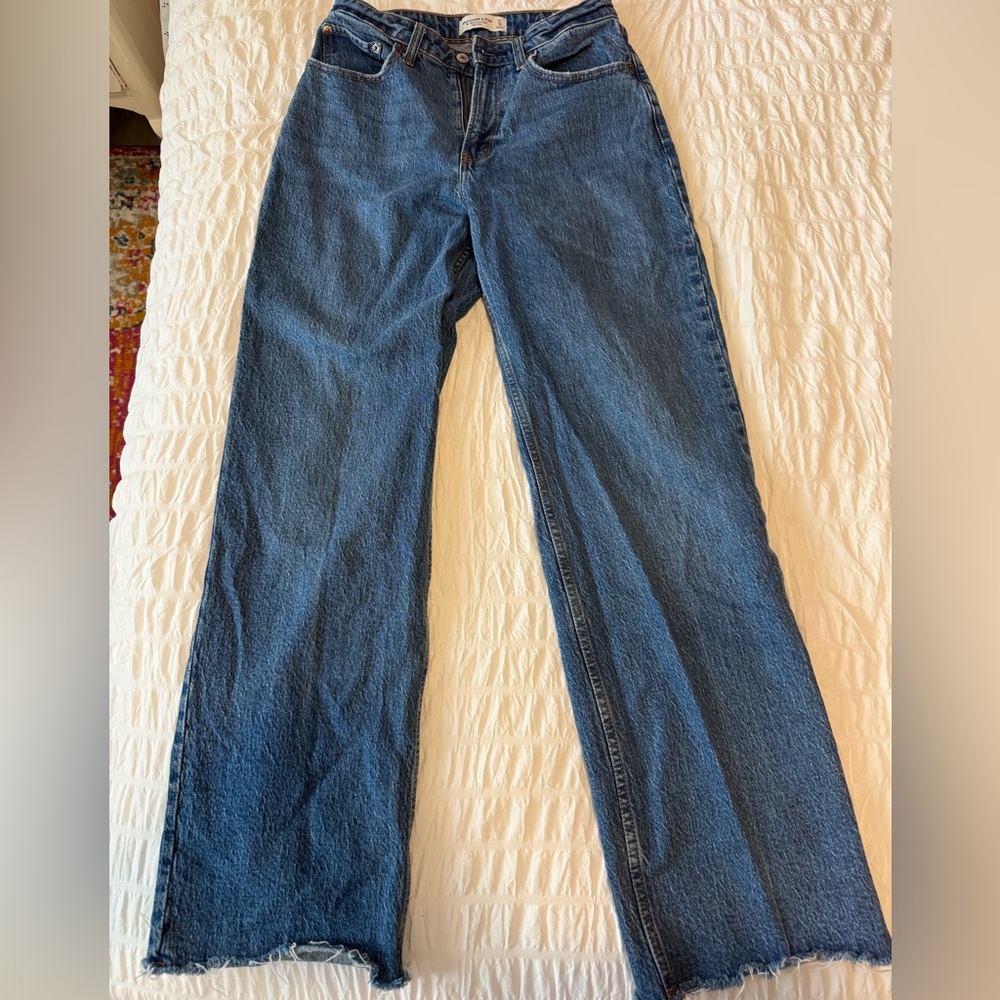 Abercrombie high rise 90s relaxed jean curve love